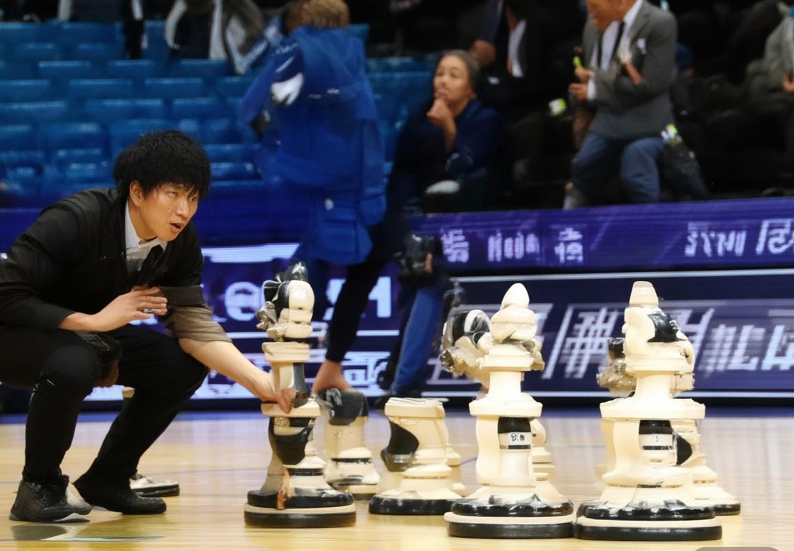 2018 CBA季后赛辽厦巅峰对决：激情智慧篮球传奇(图3)